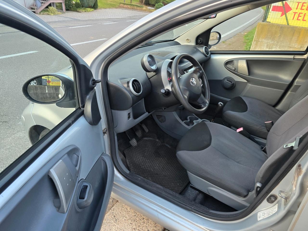 Toyota Aygo 1.0 12V VVT-i 5 porte Sol