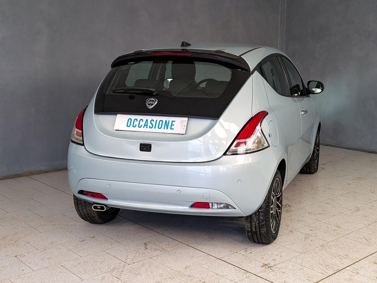 Lancia Ypsilon 1.0 Hybrid 70cv Platino