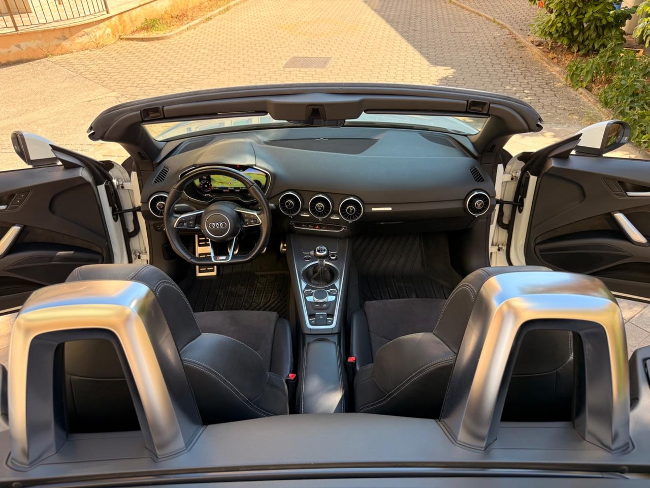 Audi TT Roadster 1.8 TFSI S line