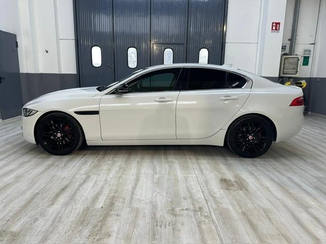 Jaguar XE 2.0 D 180 CV AWD aut. R-Sport