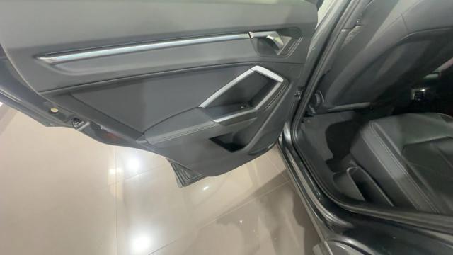 AUDI Q3 SPB 35 TDI S tronic Identity Black - VARI COLORI