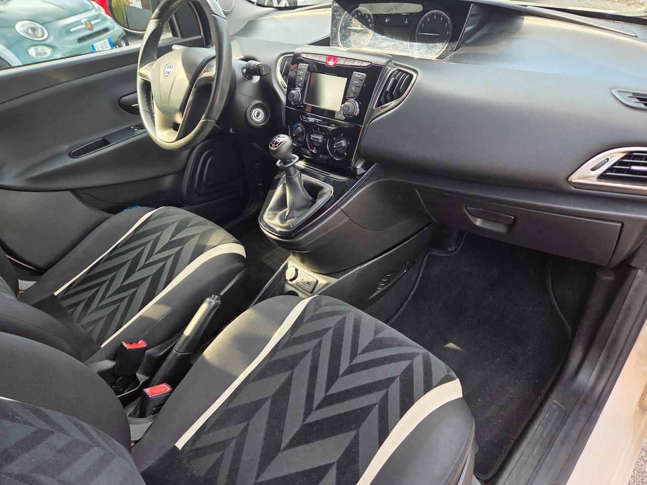 Lancia Ypsilon - 2016