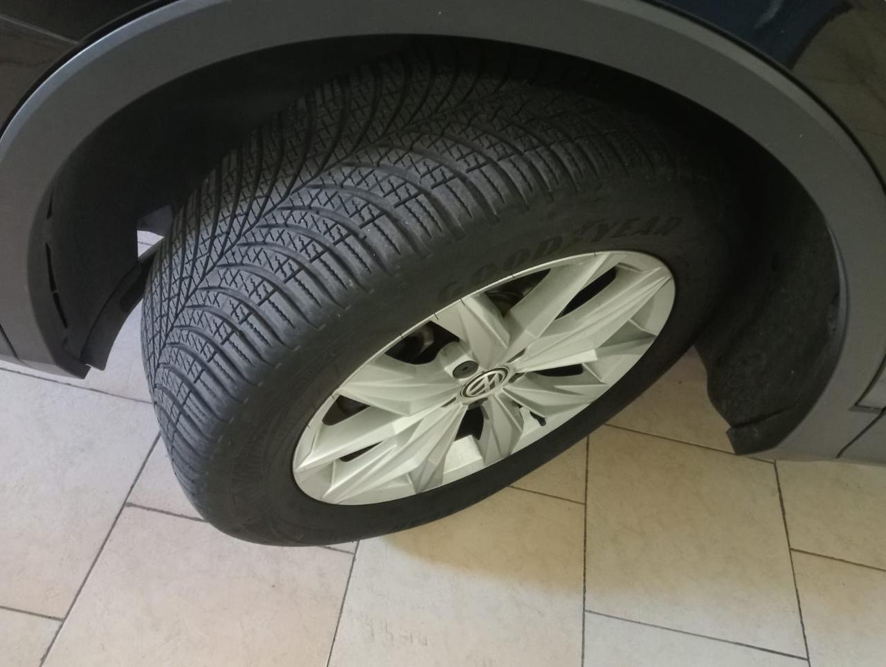 Volkswagen Tiguan 2.0 TDI SCR DSG 4MOTION Executive BMT