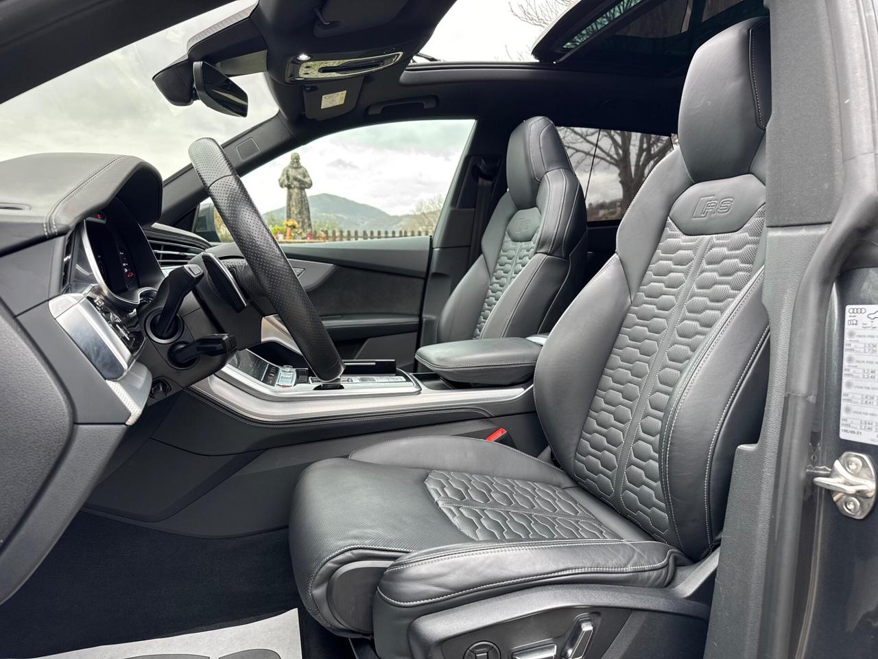 Audi Q8 RS TFSI V8 quattro tiptronic