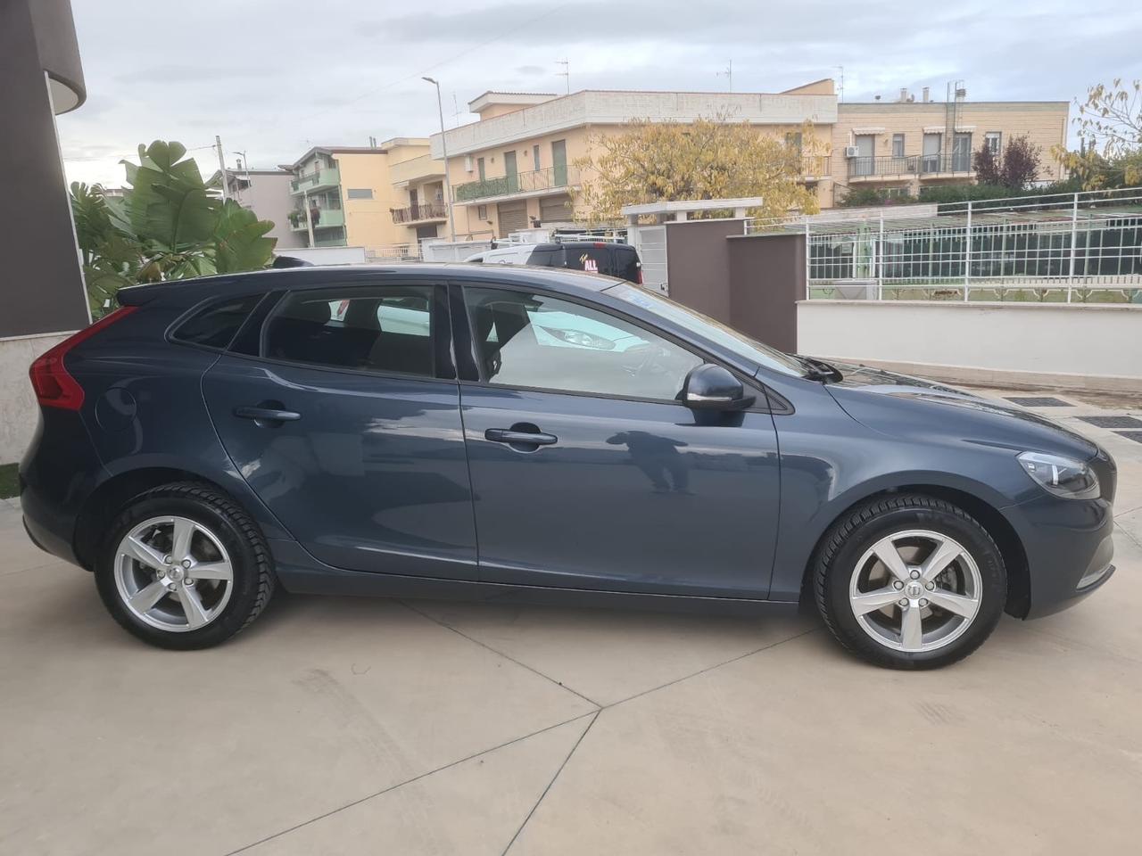 Volvo V40 D2 Business