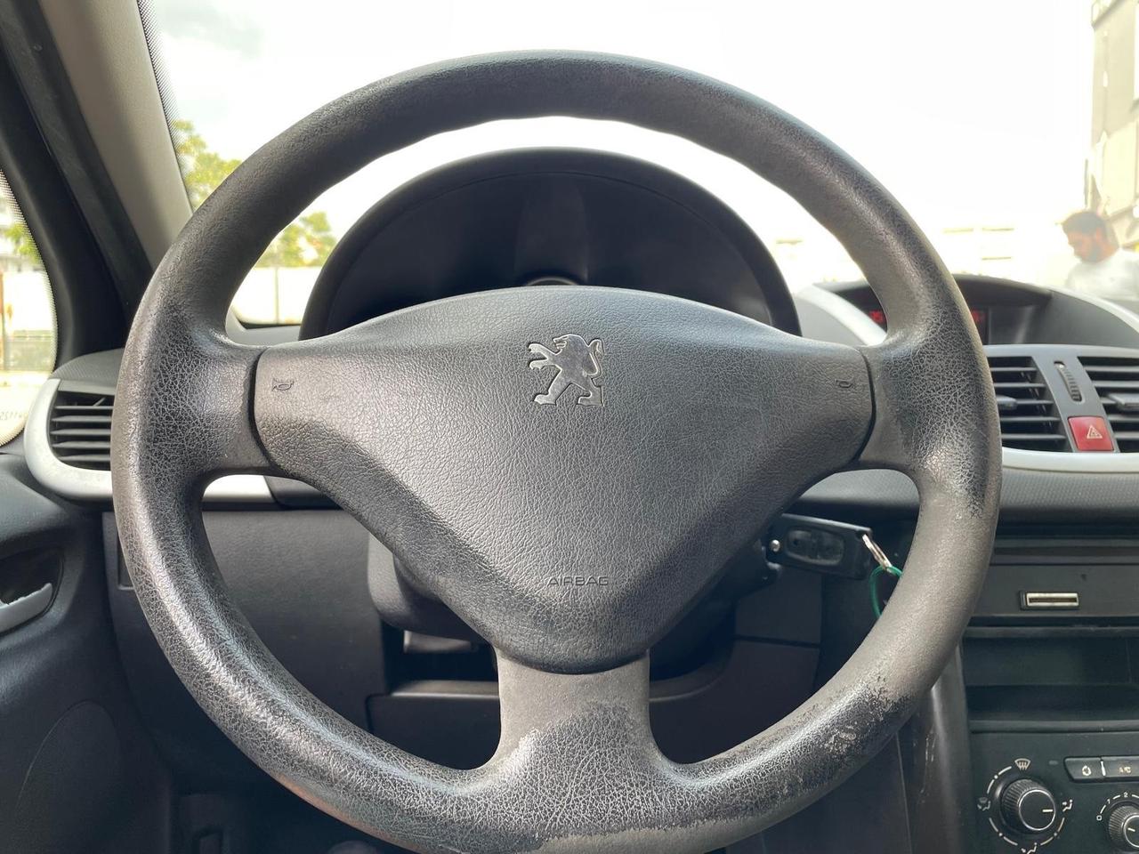 Peugeot 207 1.4 8V 75CV 5p. X Line