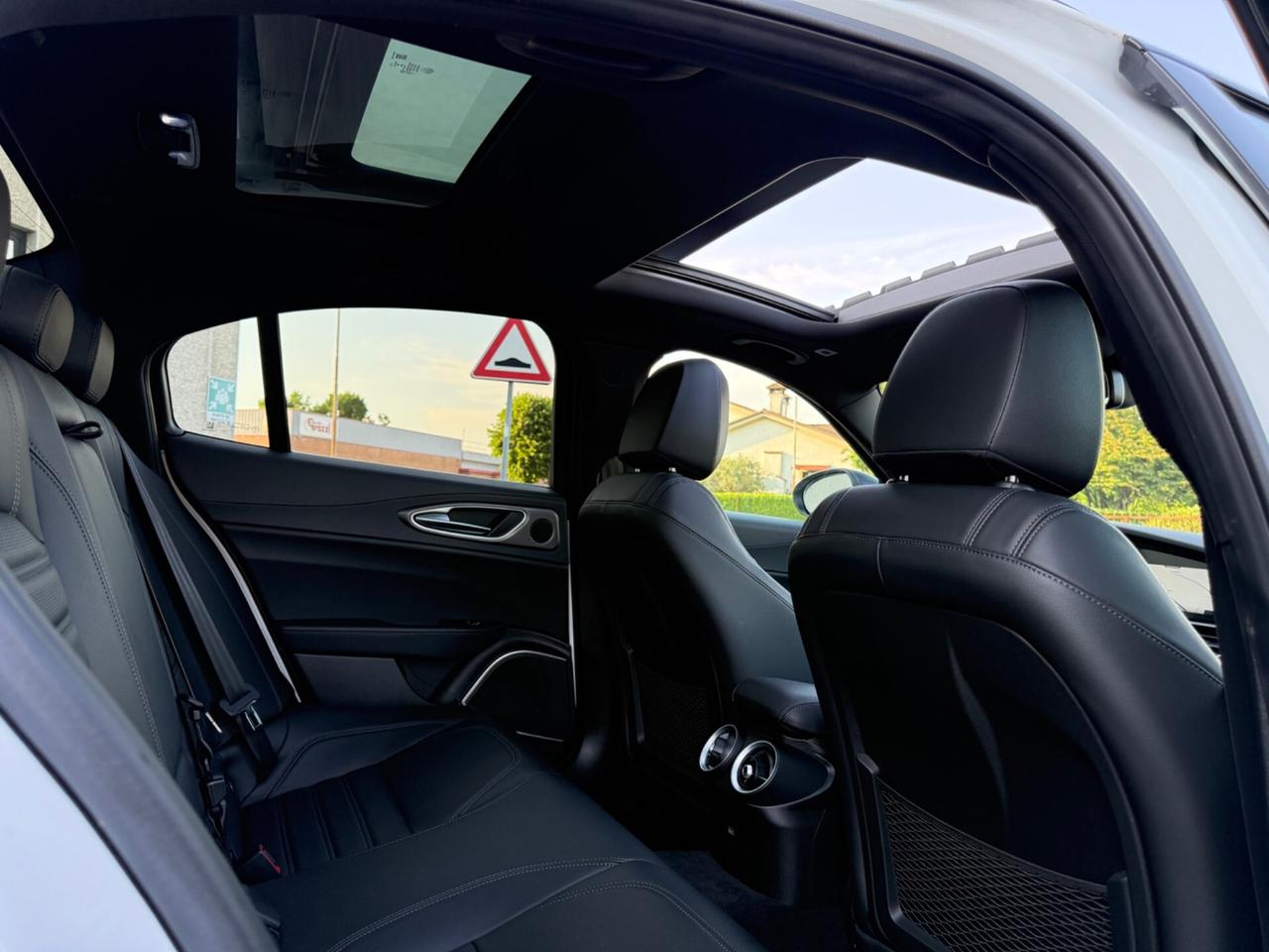 Alfa Romeo Giulia 2.0 Turbo 280 CV AT8 AWD Q4 Veloce