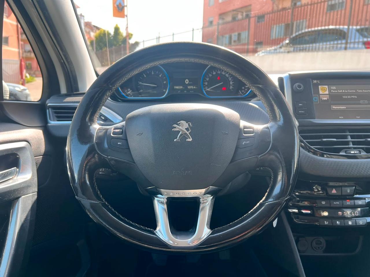 Peugeot 2008 1. 6 BlueHDi 120 S&S Allure