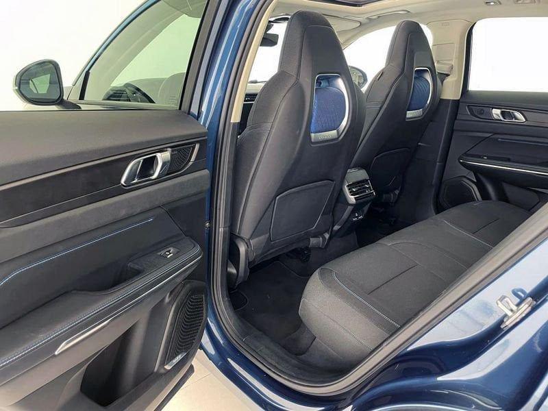 Lynk & Co 01 01 PHEV