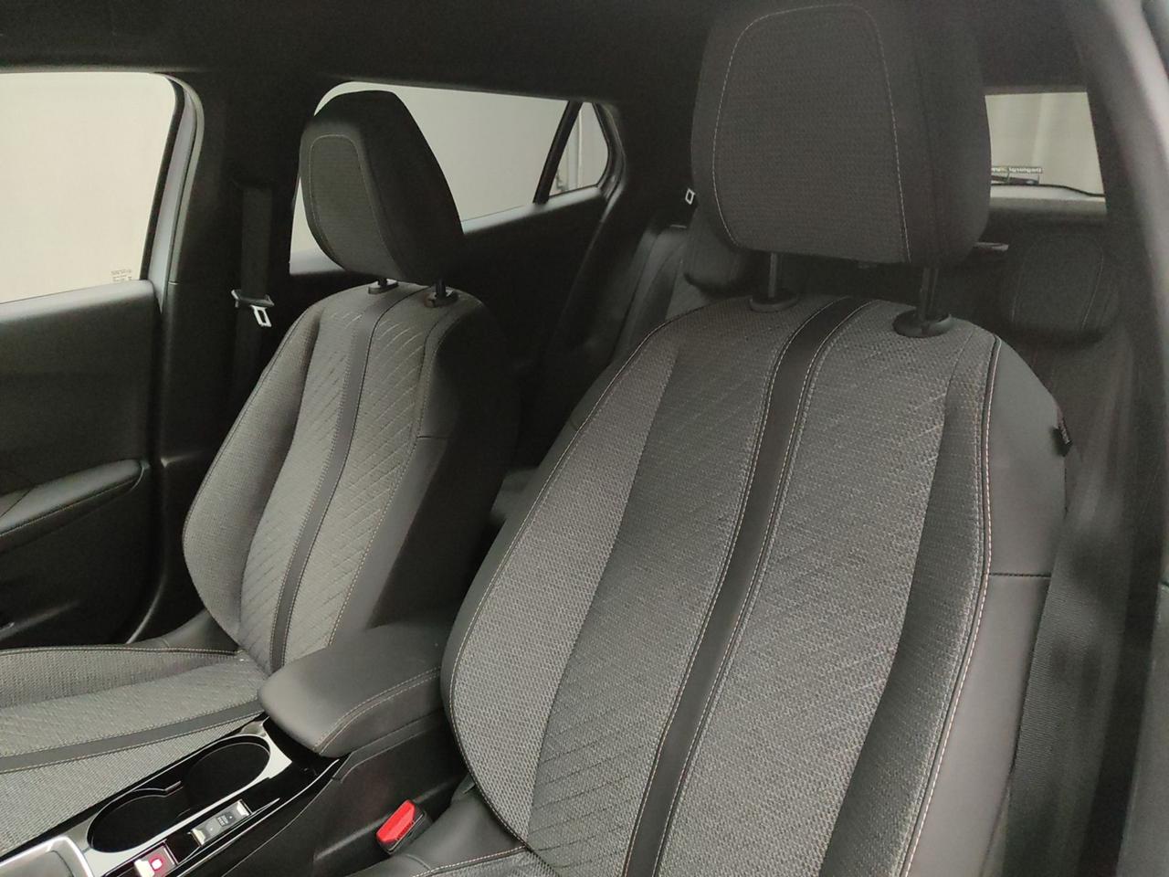 PEUGEOT 2008 II 2020 1.2 PURETECH 100CV ALLURE