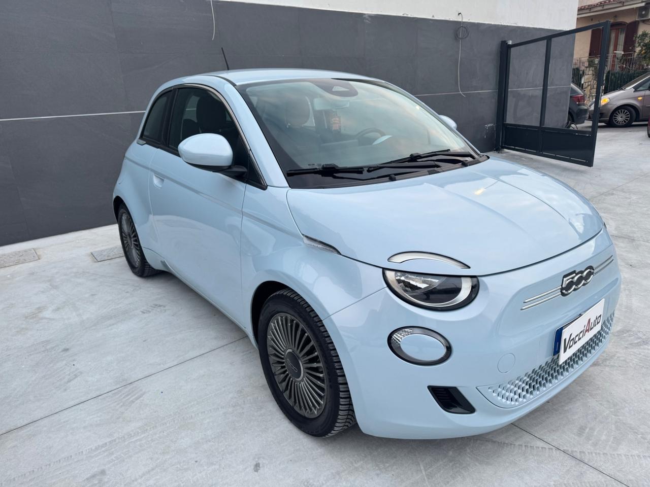 Fiat 500 500e Berlina 42 kWh La Prima
