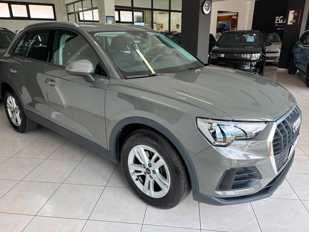 Audi Q3 35 TDI S tronic Business