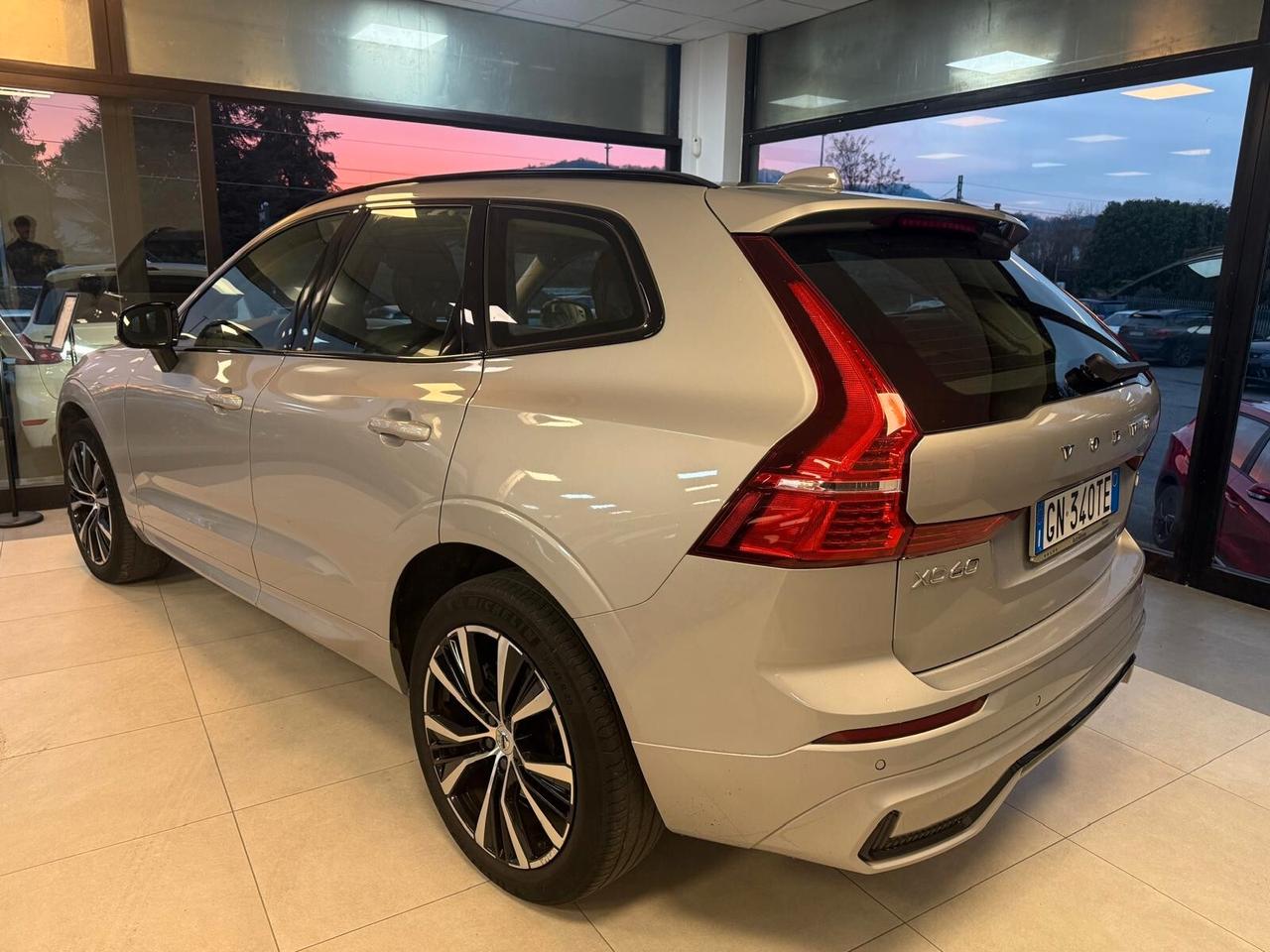 Volvo XC 60 XC60 B4 (d) AWD automatico Plus Dark