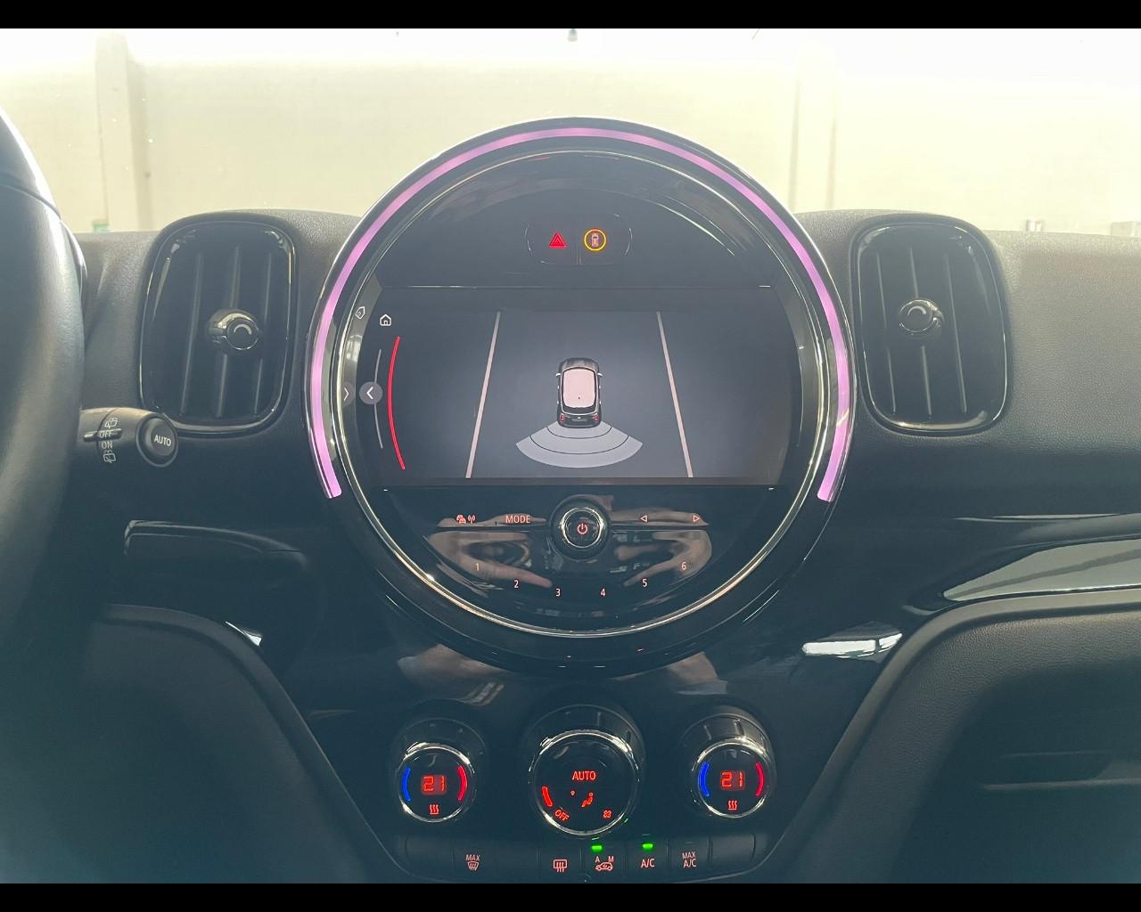 MINI Mini Countrym.(F60) - Mini 2.0 Cooper D Essential Countryman