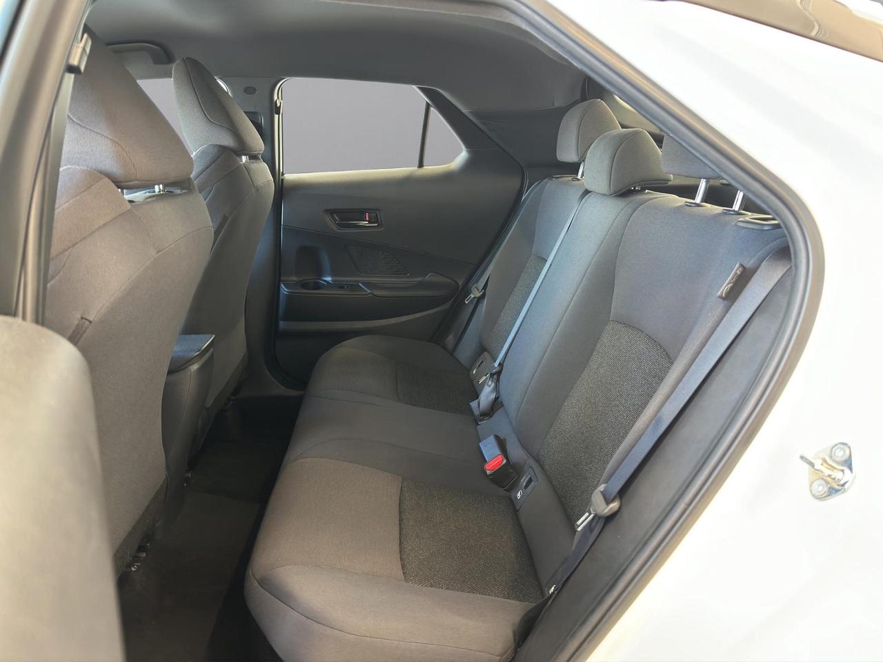 Toyota C-HR 1.8 hev Active fwd e-cvt