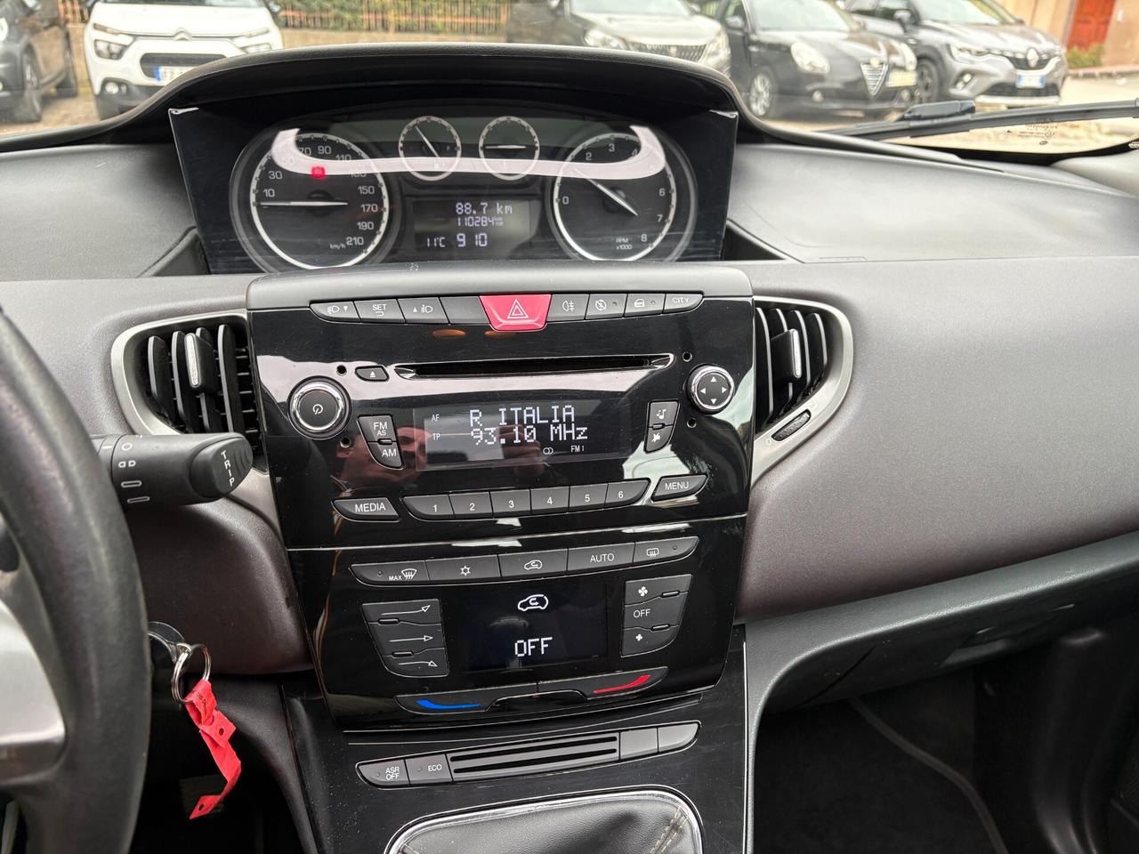 Lancia Ypsilon 0.9 TwinAir 85 CV 5 porte S&S Platinum