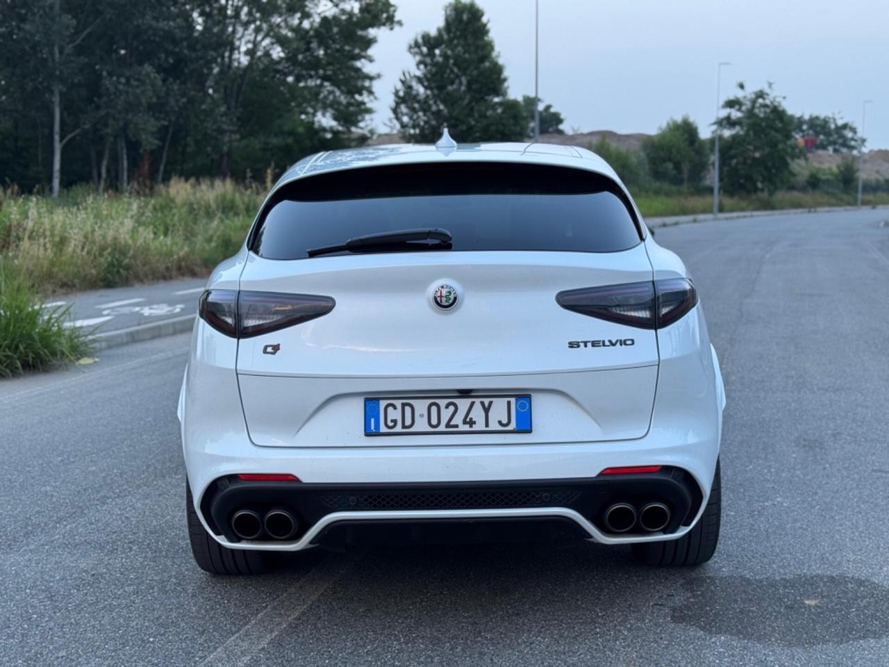 Alfa Romeo Stelvio 2.9 Bi-Turbo V6 510 CV AT8 Quadrifoglio