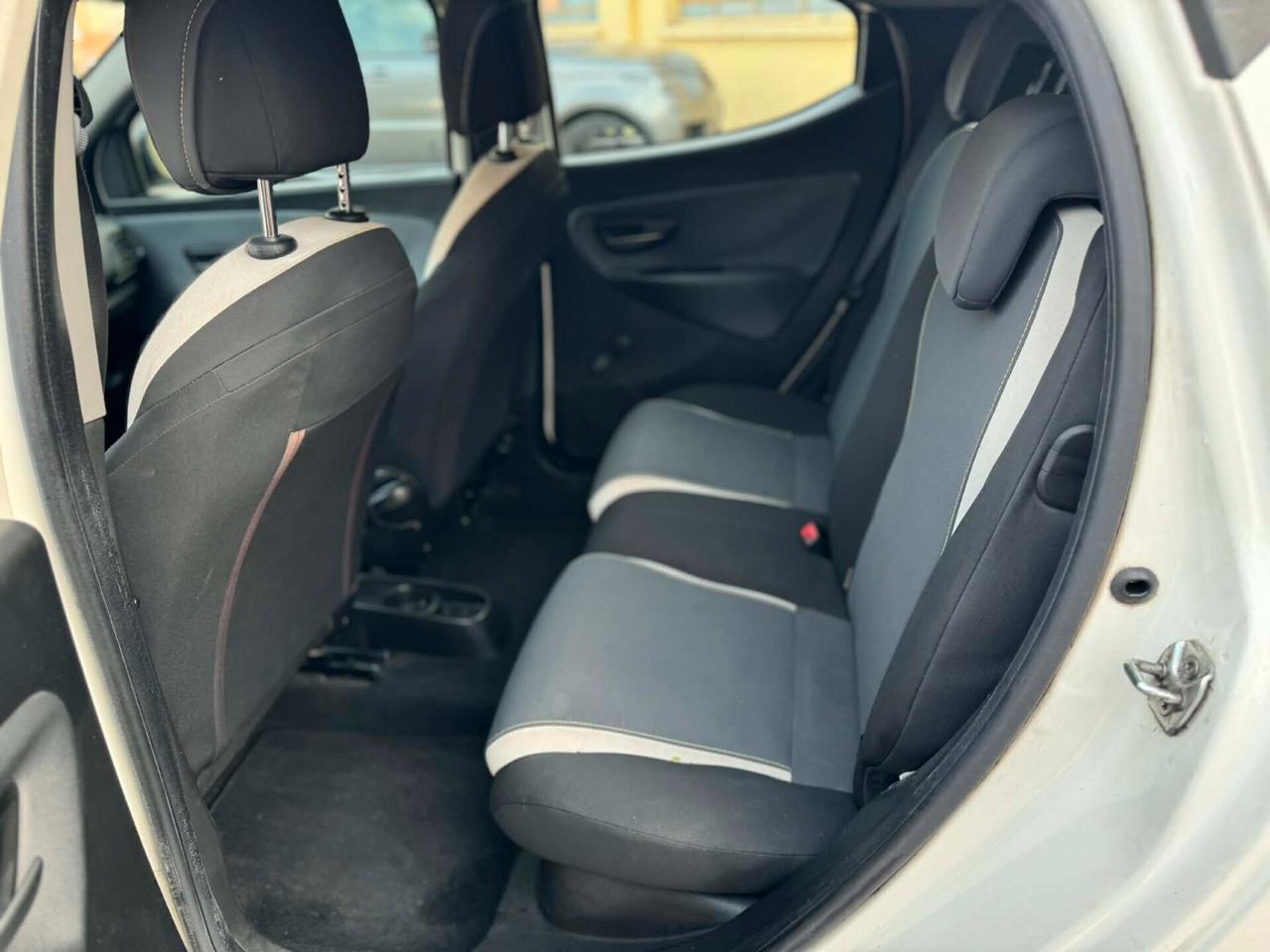 Lancia Ypsilon Anno 2014 0.9 Benz/Metano 85 CV/62 KW