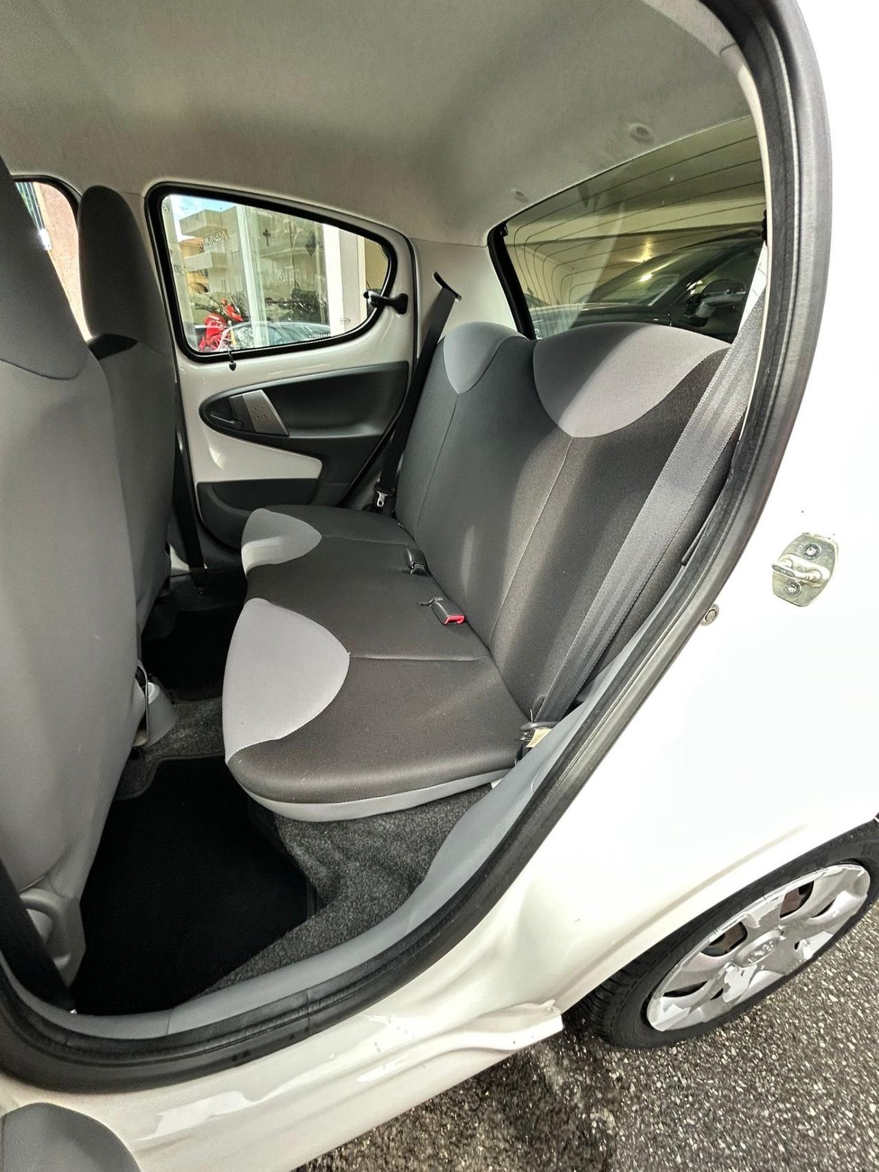 Peugeot 107 1.0 68CV 5p. Desir