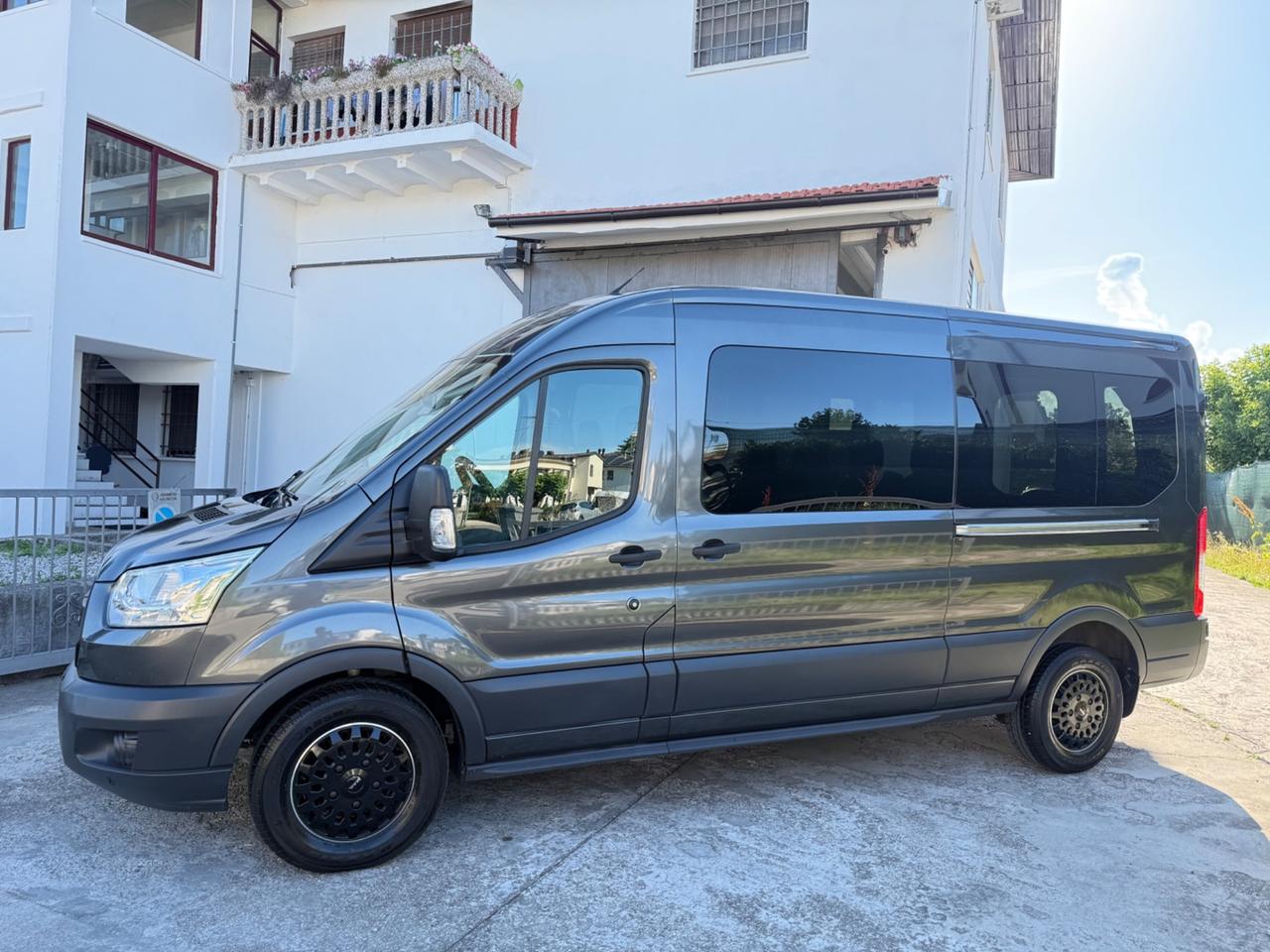 Ford Transit 2.0TDCi 9 POSTI PASSO LUNGO GANCIO TRAINO
