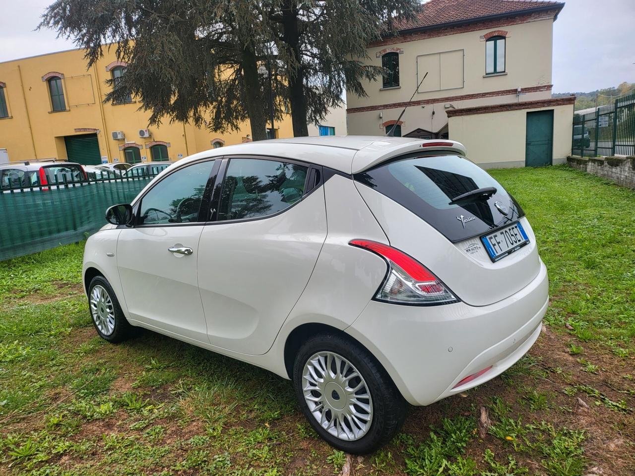 Lancia Ypsilon 1.2 69 CV 5 porte UNICO PROPRIETARIO OK NEOP.