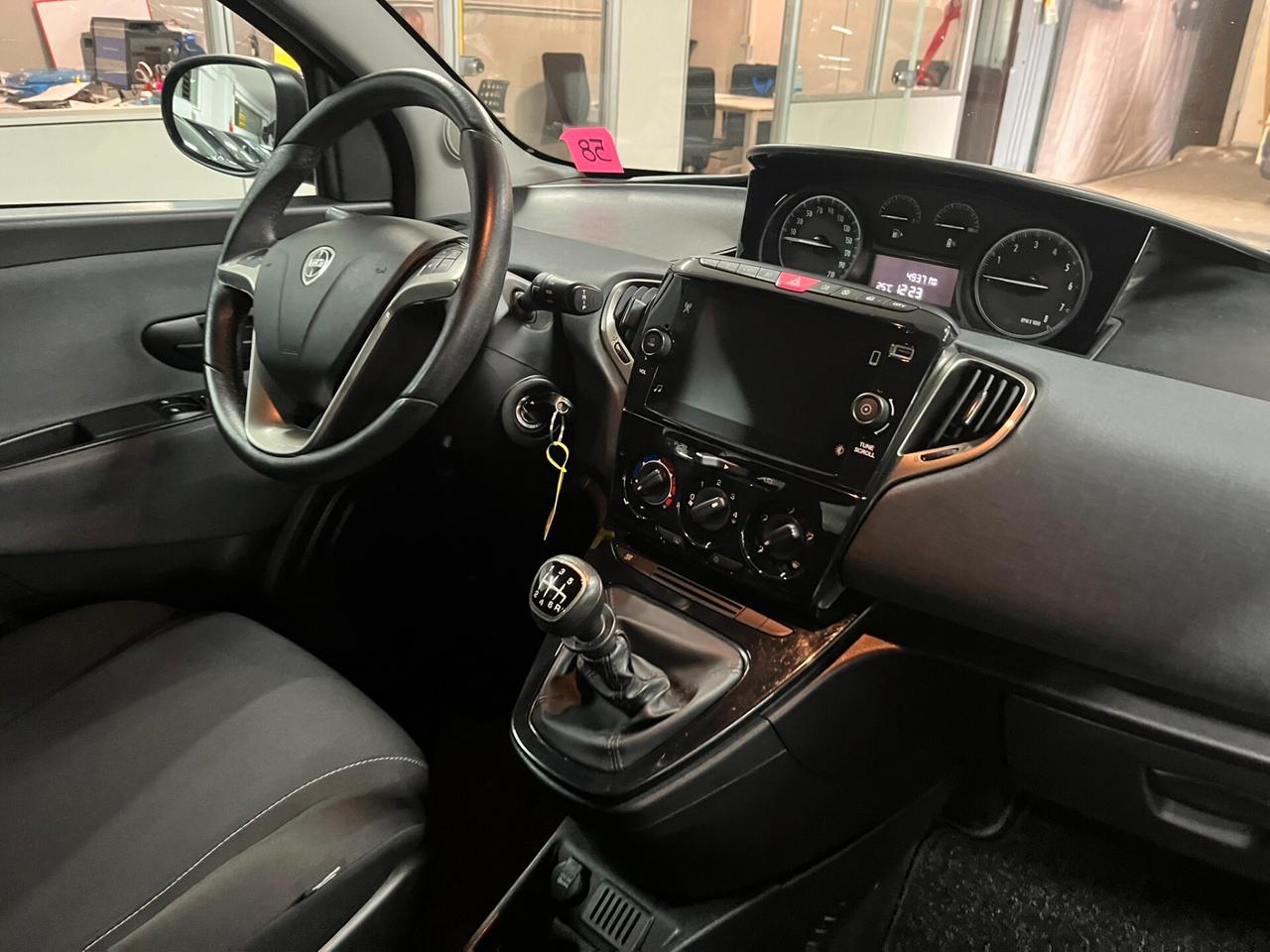 Lancia Ypsilon 1.0 Hybrid 5 porte