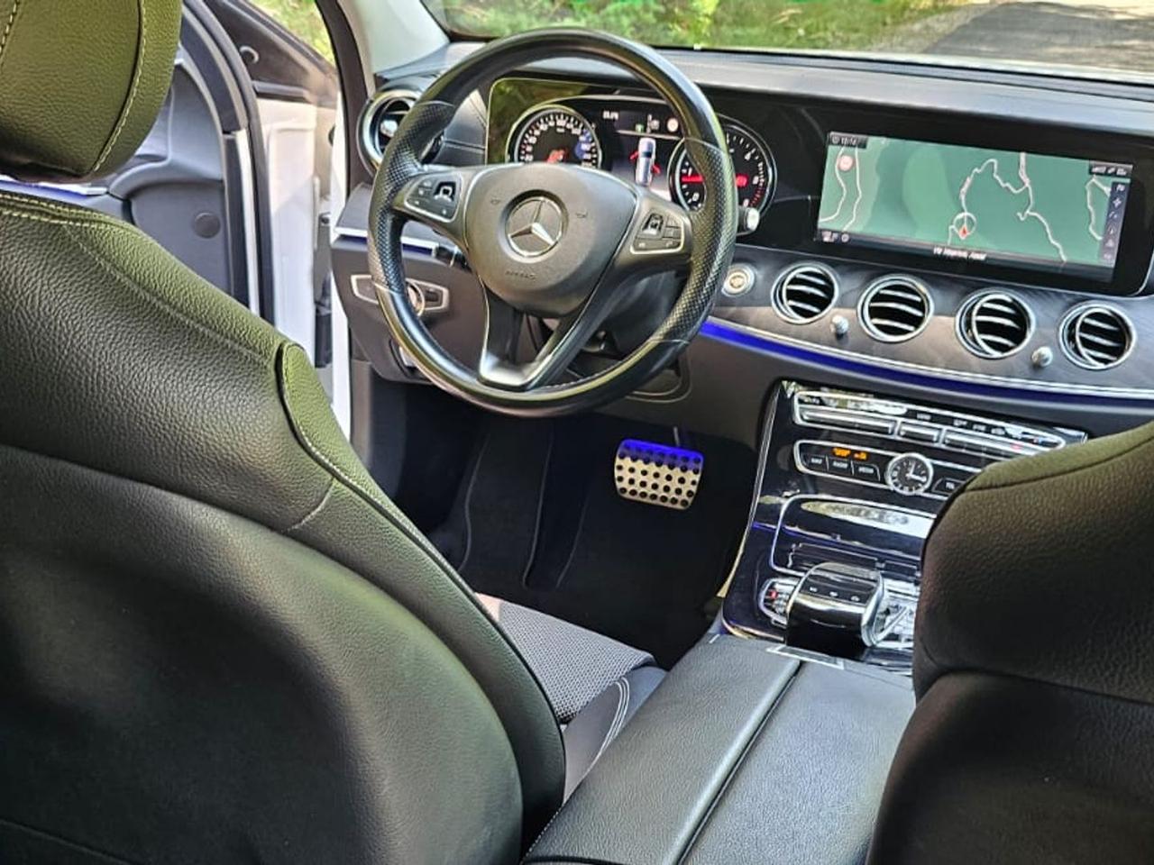 Mercedes-Benz E 220 E-Class E #6086
