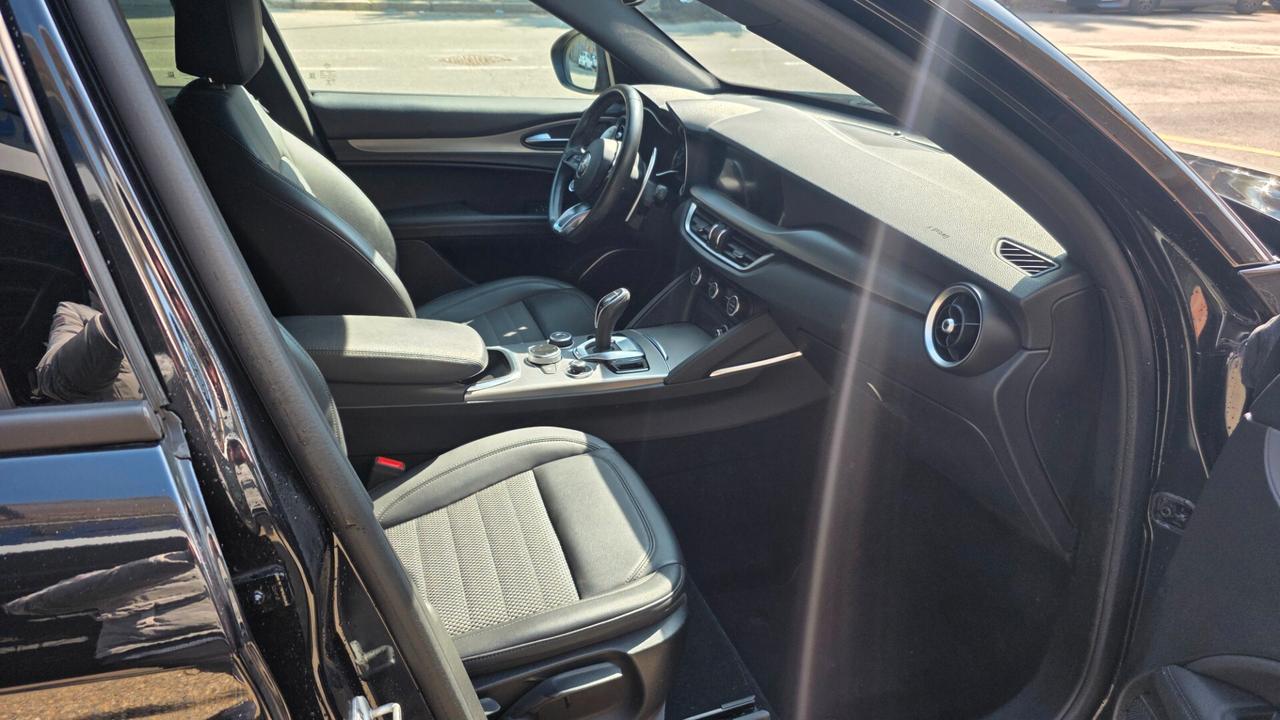 Alfa Romeo Stelvio 2.2 Turbodiesel 160 CV AT8 RWD Sprint