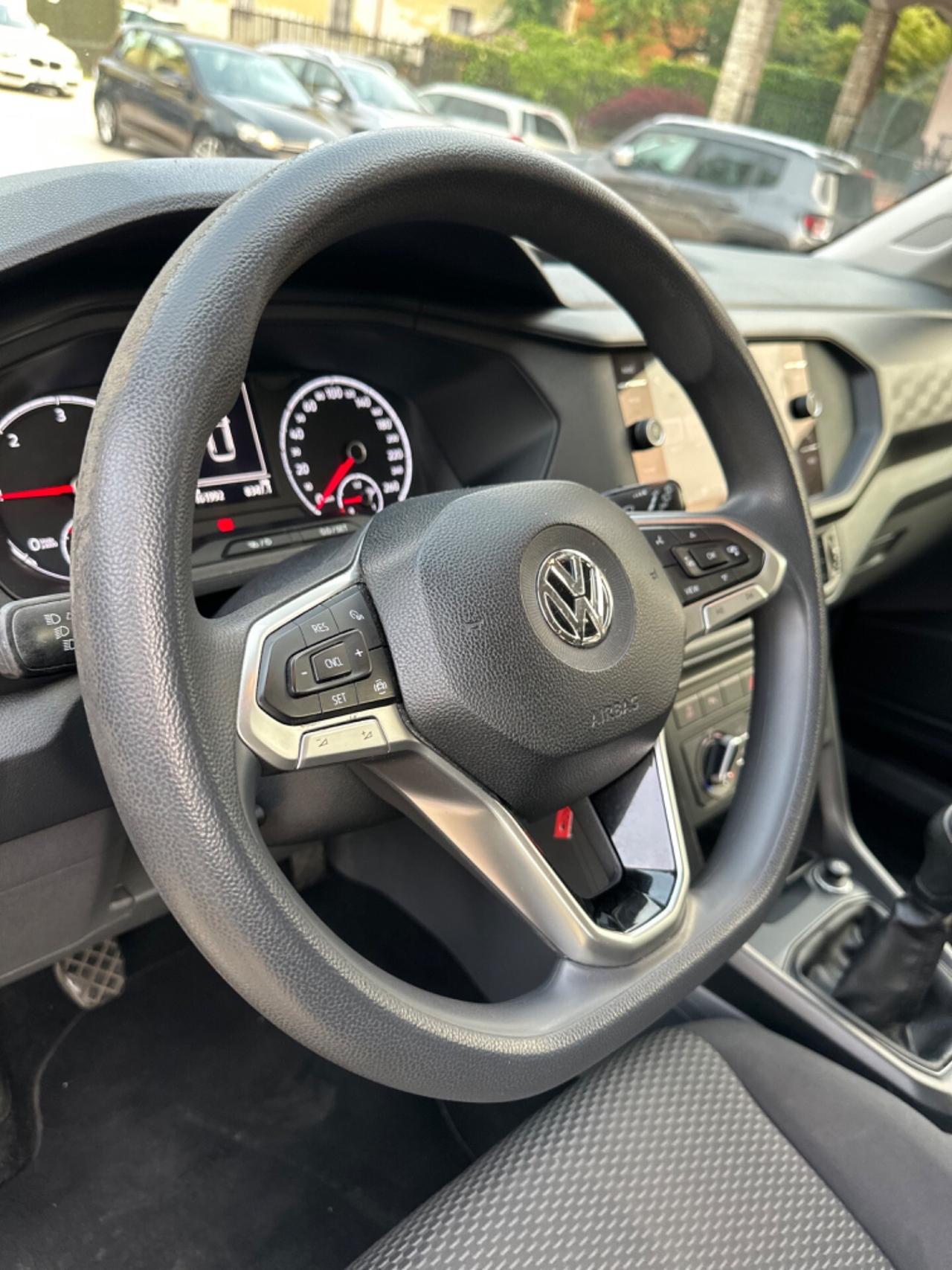 Volkswagen T-CROSS 1.6 TDI STYLE EURO6B LANEASS FRONTASS