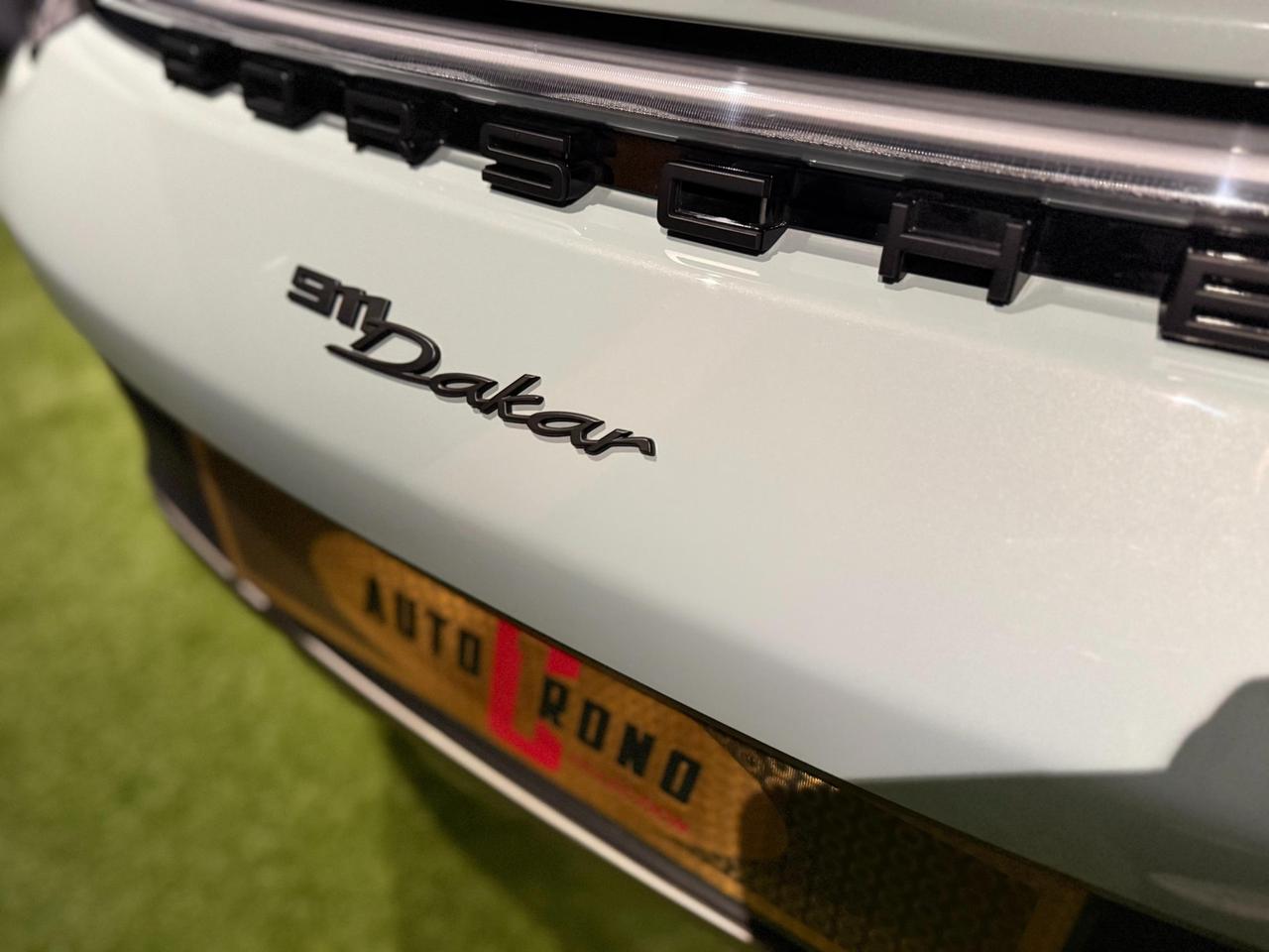 Porsche 911 Coupe 3.0 Dakar auto