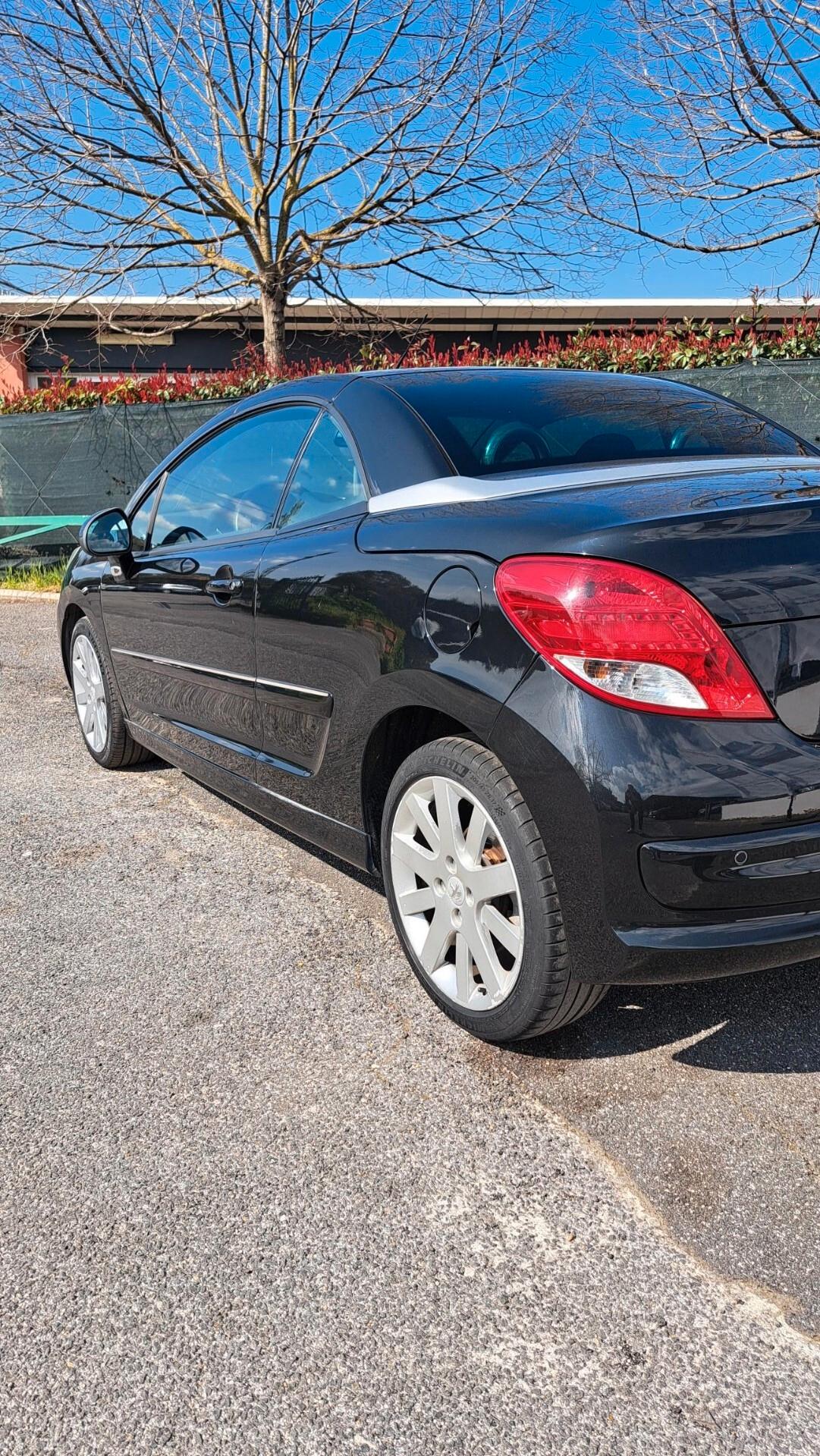 Peugeot 207 CC - 1.6 8V HDi - Allure