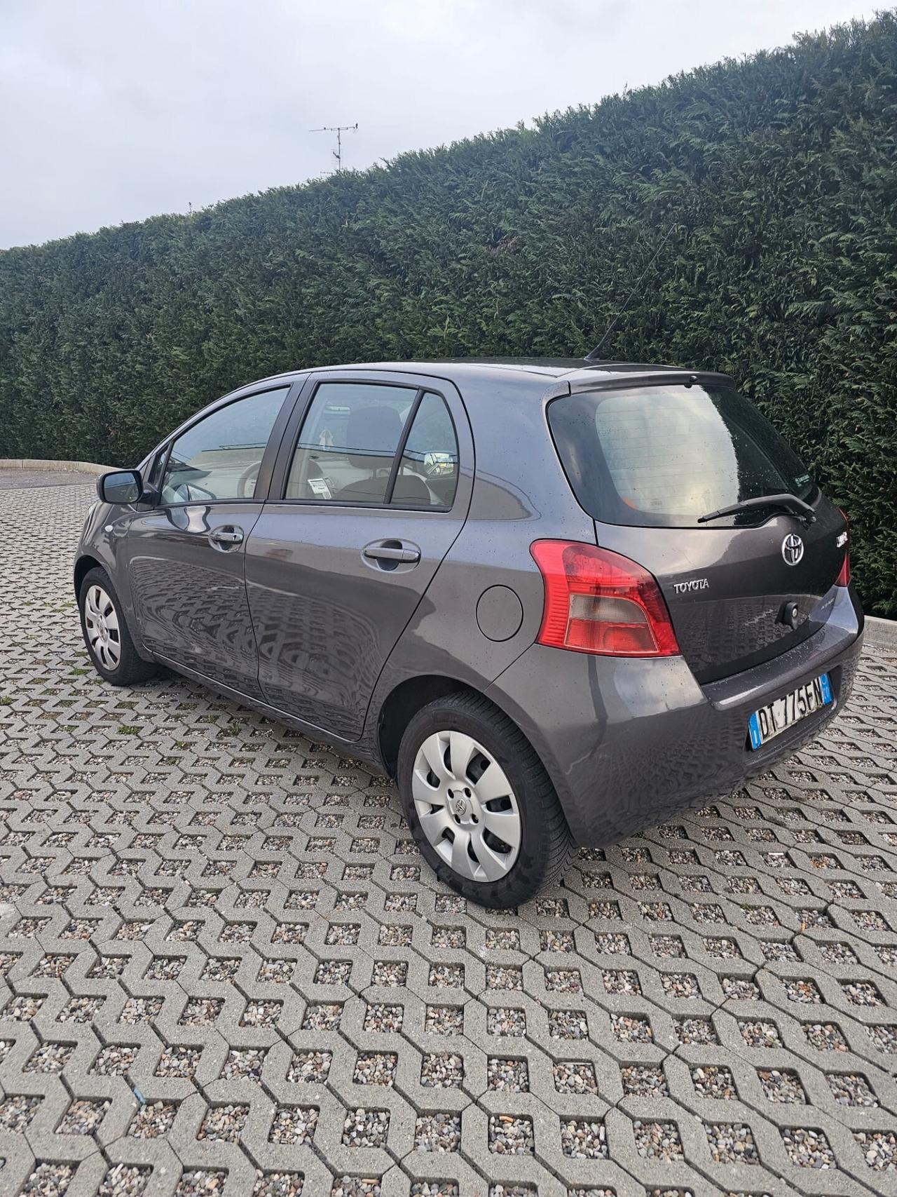 Toyota Yaris 1.0 5 porte Sol