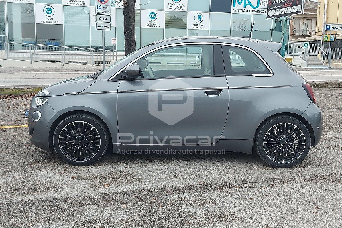 FIAT 500e Berlina 42 kWh La Prima