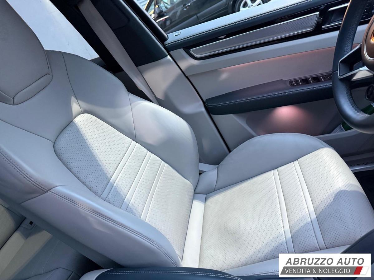 PORSCHE Cayenne 3.0 V6 E-Hybrid