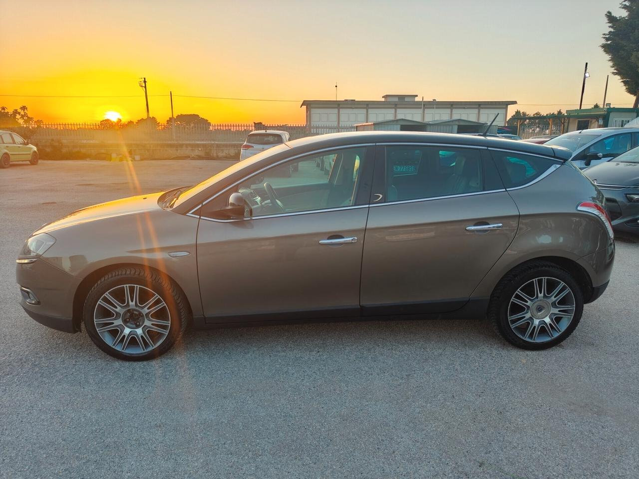 Lancia Delta 1.6 MJT Selectronic Platinum