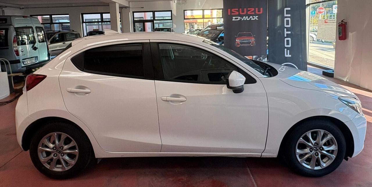 MAZDA 2 serie 3 Benzina 1.5 CV 75 per NEOPATENTATI Km 91.268 tagliandati Garanzia 12 mesi