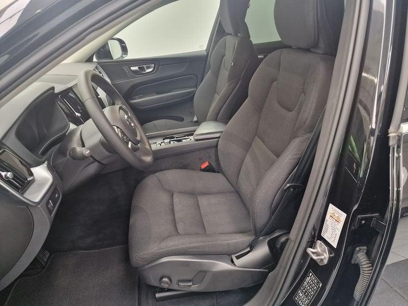 Volvo XC60 B4 (d) AWD Geartronic Momentum AUTOCARRO N1