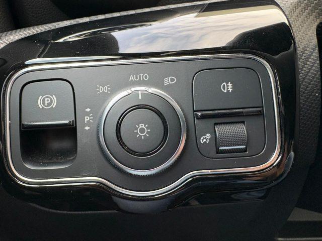 MERCEDES-BENZ CLA 180 d