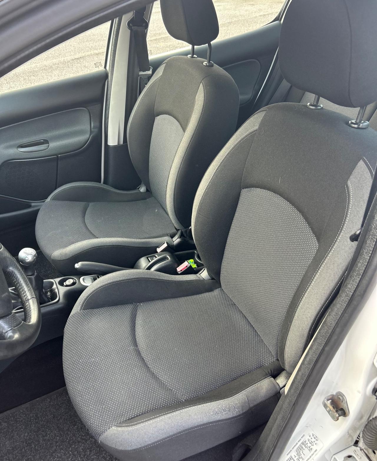 Peugeot 206 Plus 1.4 HDi 70CV 5p Neopatentati 2011