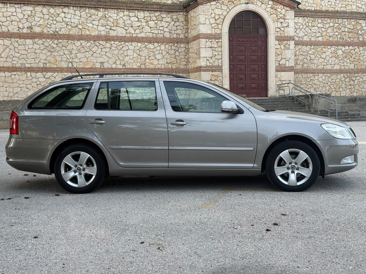 Skoda Octavia 1.6 TDI CR F.AP. DSG Wagon Elegance