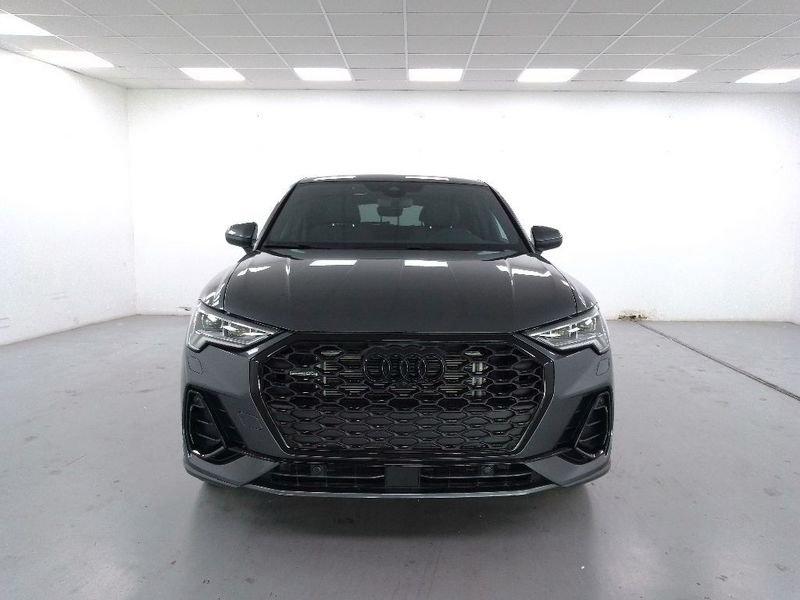 Audi Q3 Sportback 40 2.0 tdi Identity Black quattro 193cv s-tronic