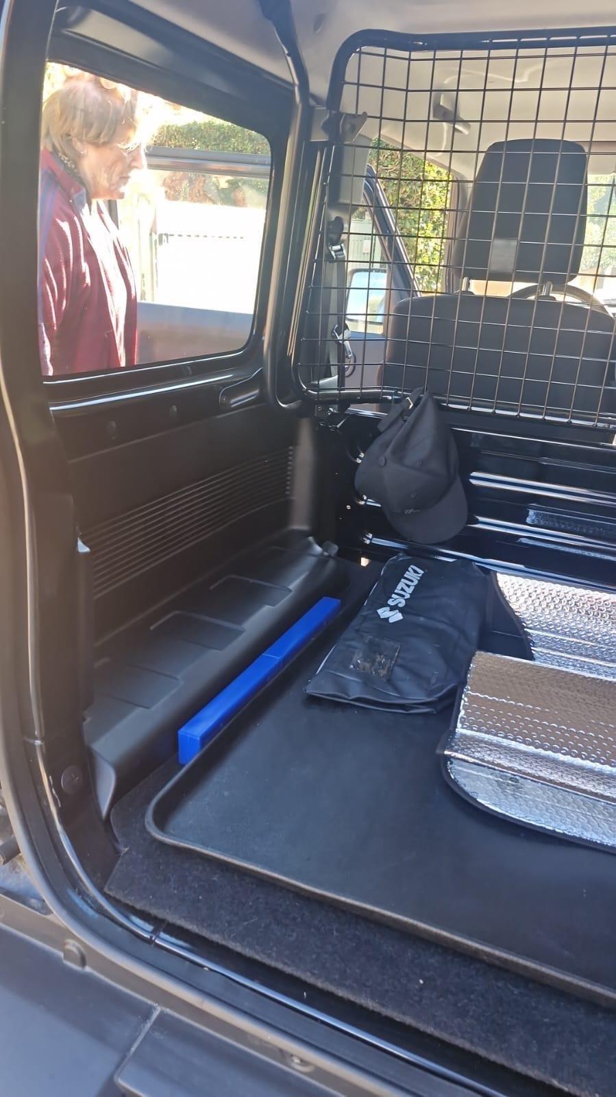 Suzuki Jimny 1.5 5MT PRO (N1)