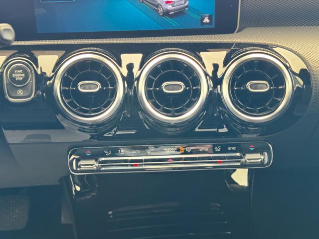 MERCEDES-BENZ A 180 d Automatic Sport (Navi/Retro/Unipro.)