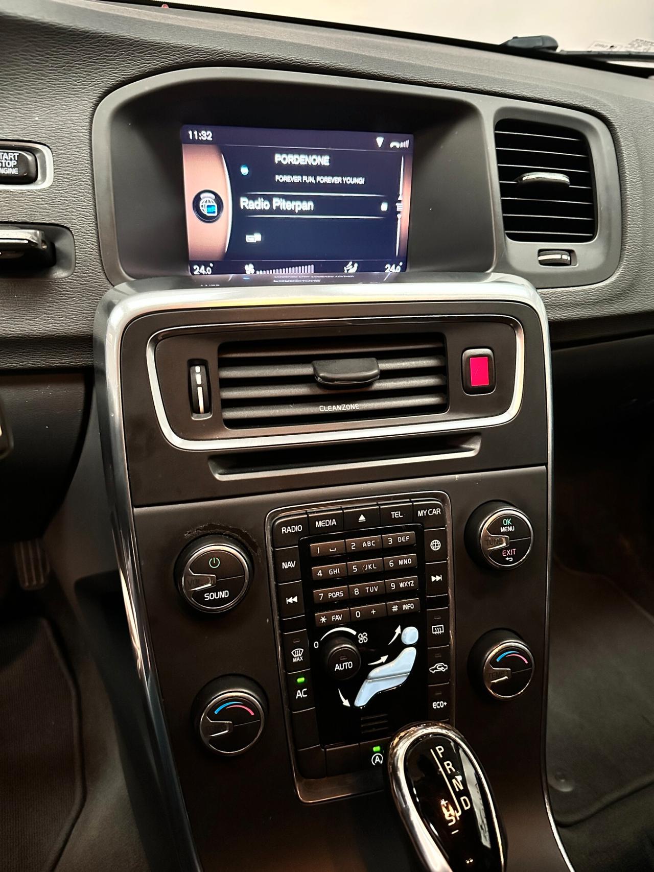 Volvo V60 Cross Country D3 Geartronic Pro MY18