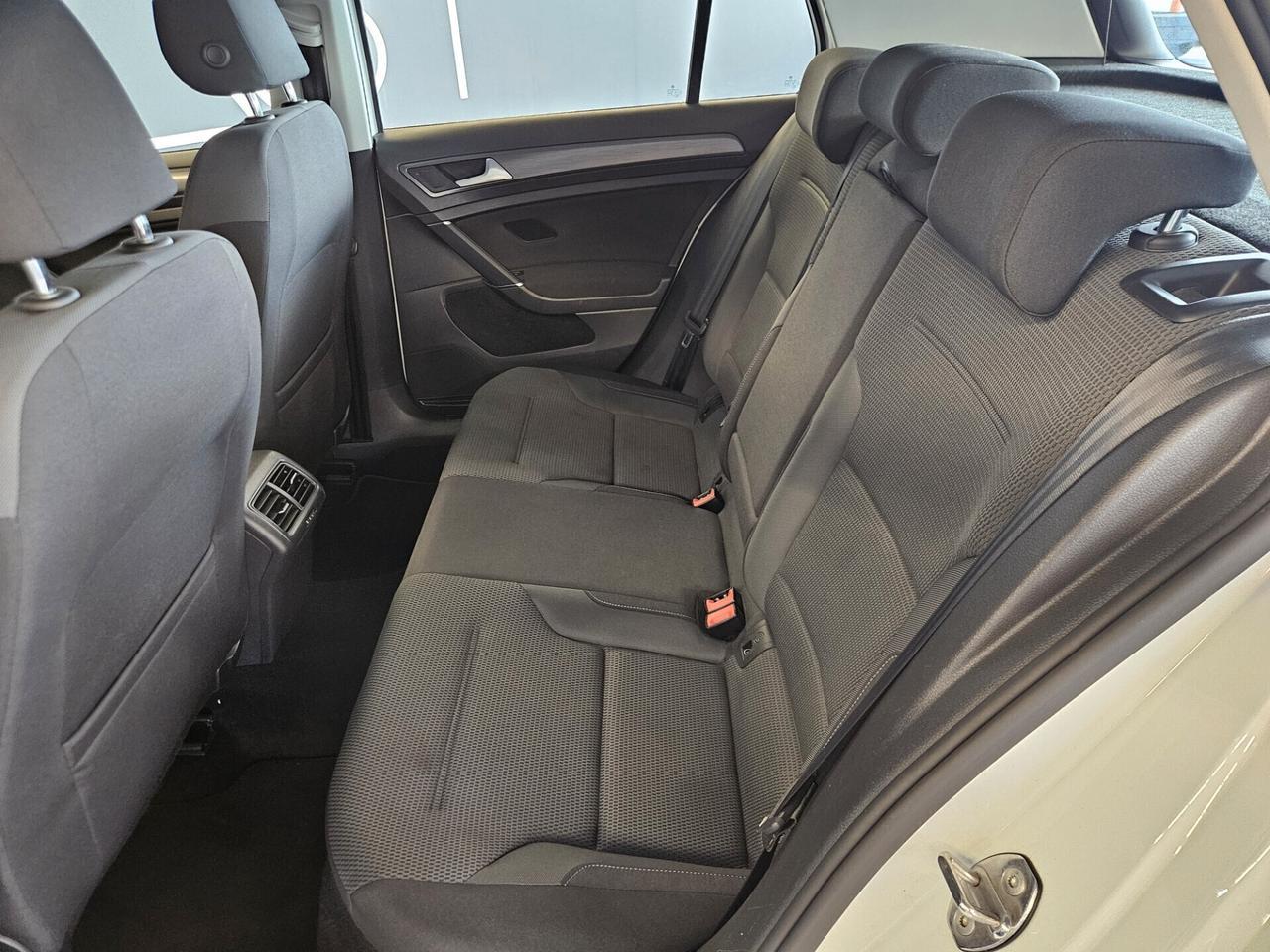 Volkswagen Golf 5p 1.5 tgi Executive 130cv dsg