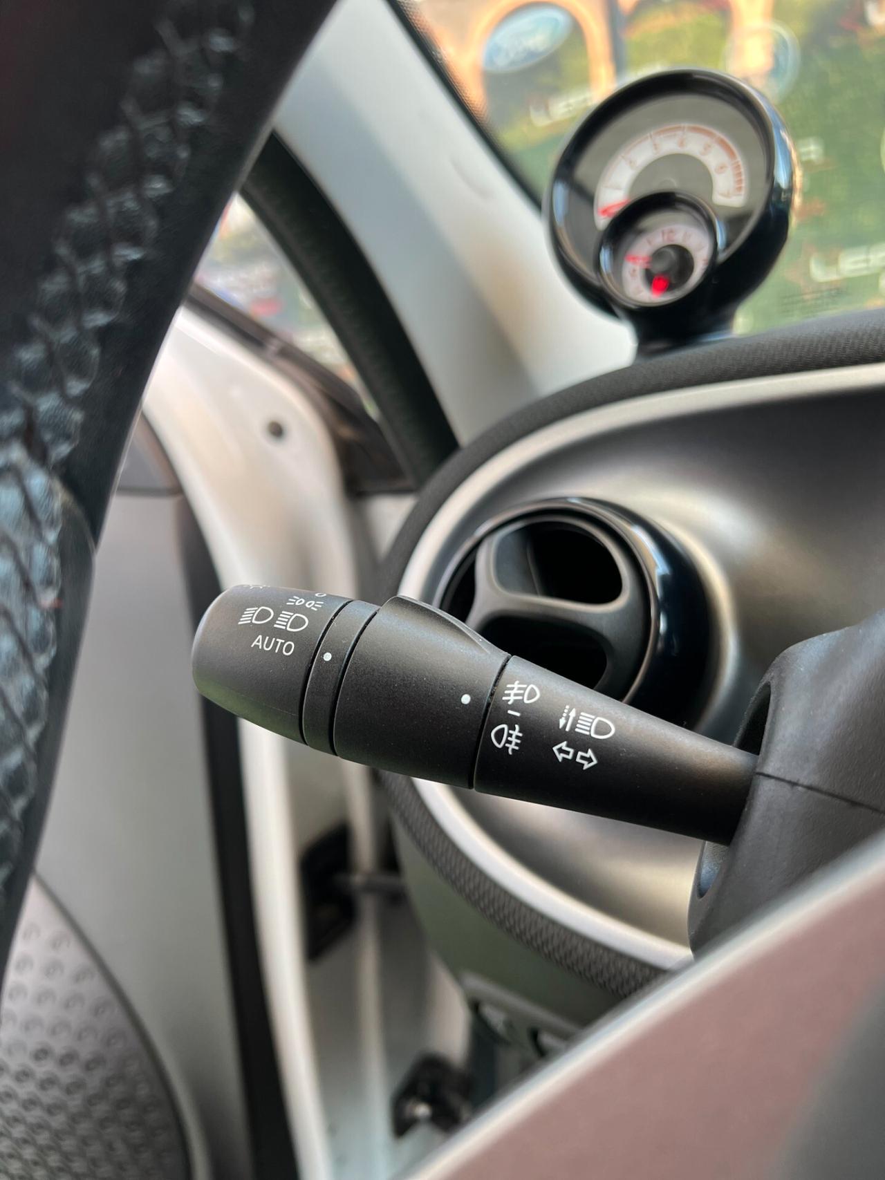 Smart ForFour 71 cv AUTOMATICA/SENSORI/BRACCIOLO