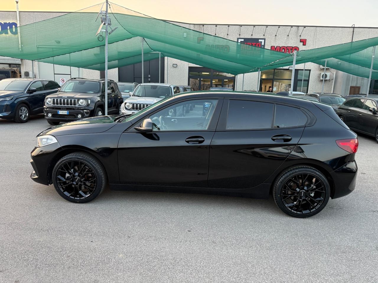 Bmw 116d 5p. Automatico Business Advantage