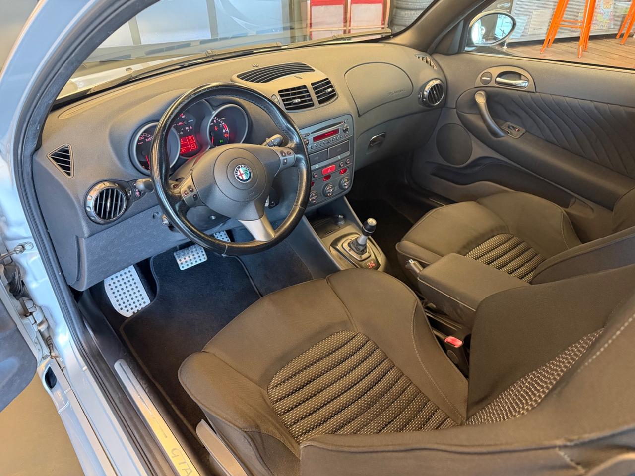 Alfa Romeo 147 3.2i V6 24V cat Selespeed 3 porte GTA