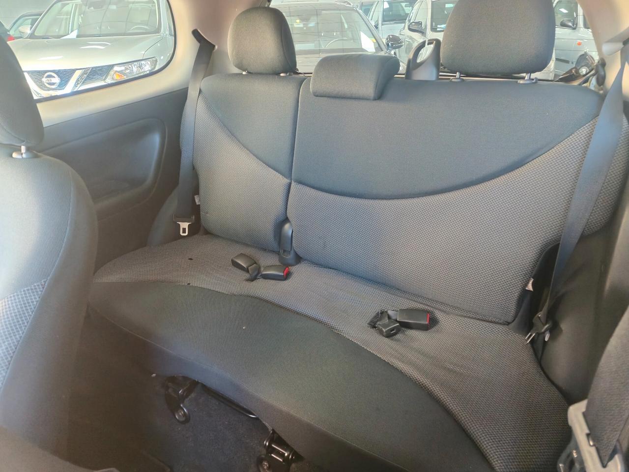 Toyota Yaris 1.0i 16V cat 3 porte