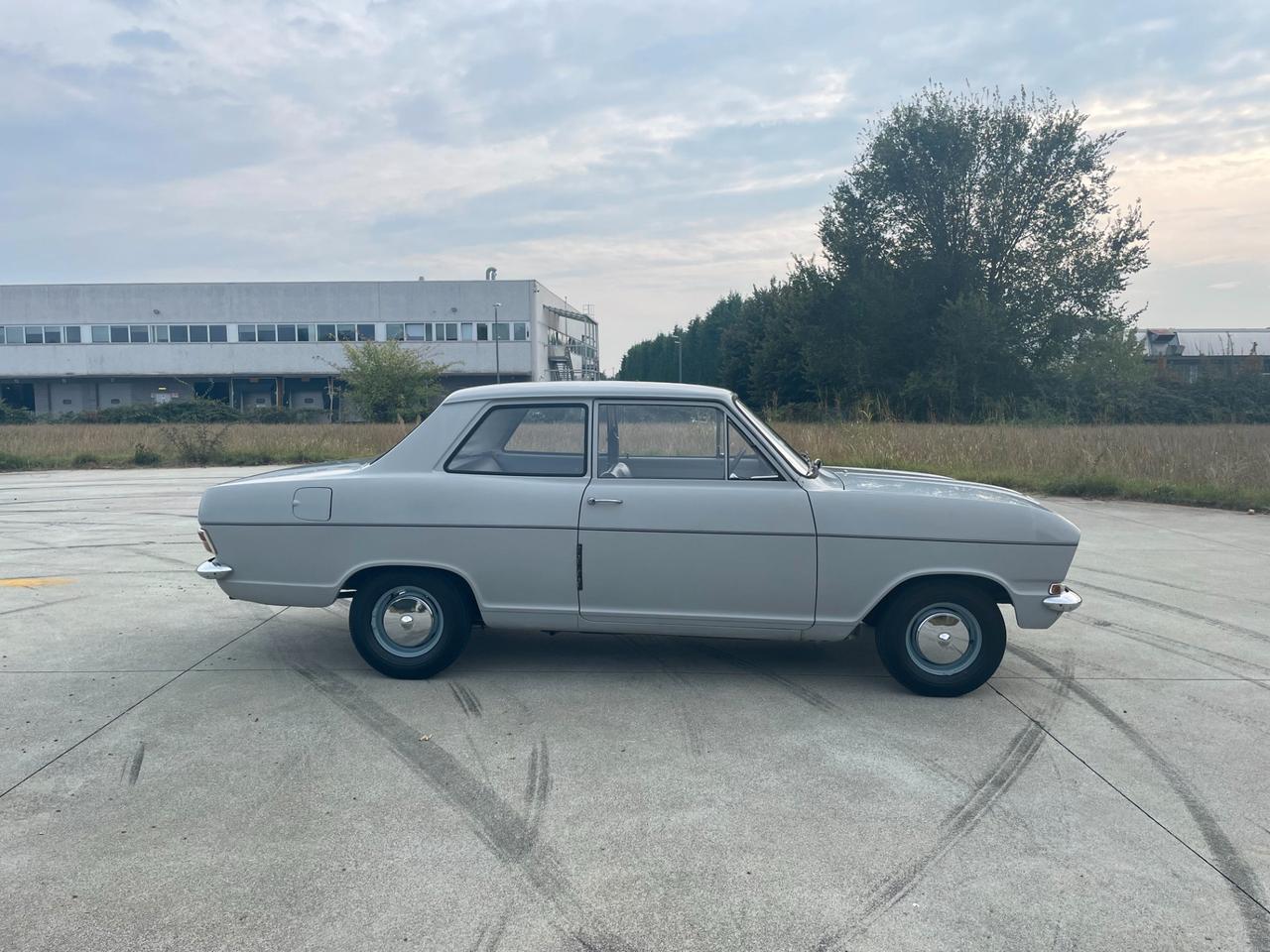 OPEL KADETT SE 2 PORTE (Macchina d'epoca)